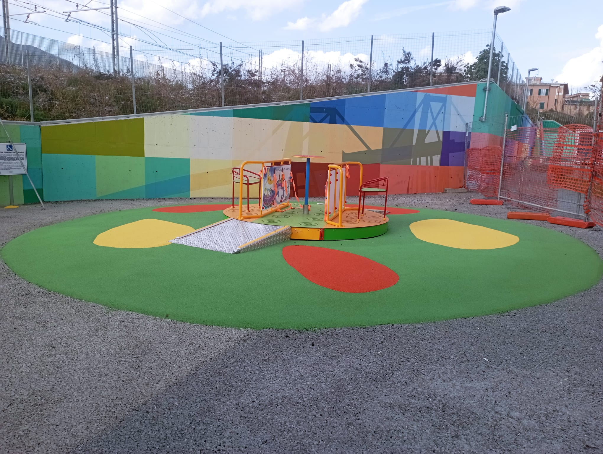 Parco con Giostra Inclusiva